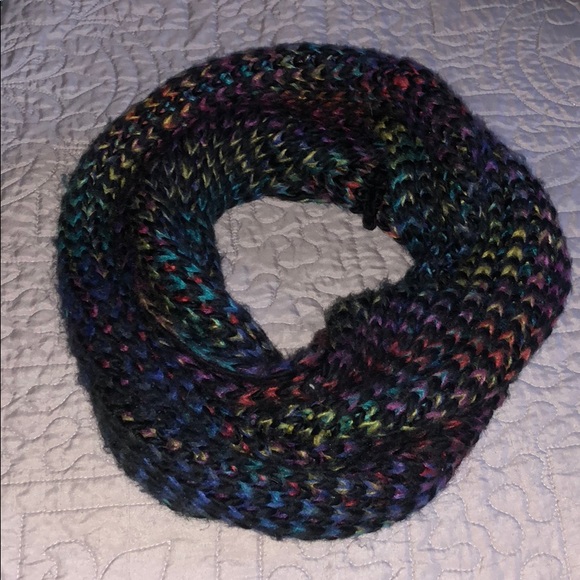 Scarfs - Picture 5 of 8